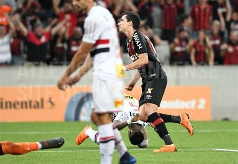 últimos jogos atlético paranaense